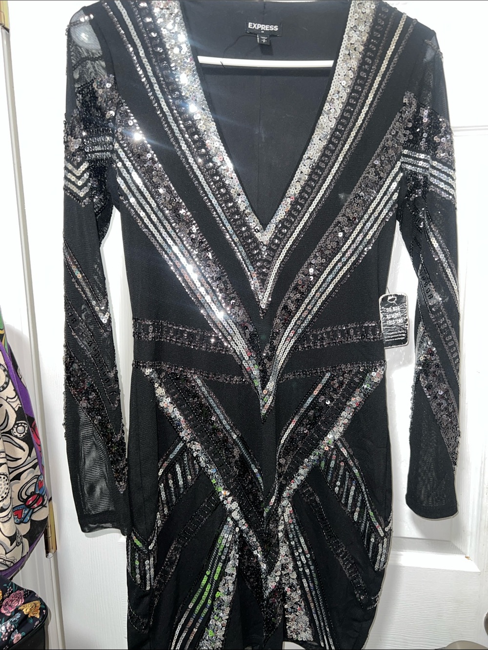 NWT Express Sequin Long Sleeve V-Neck Mini Dress Black/Silver Size S